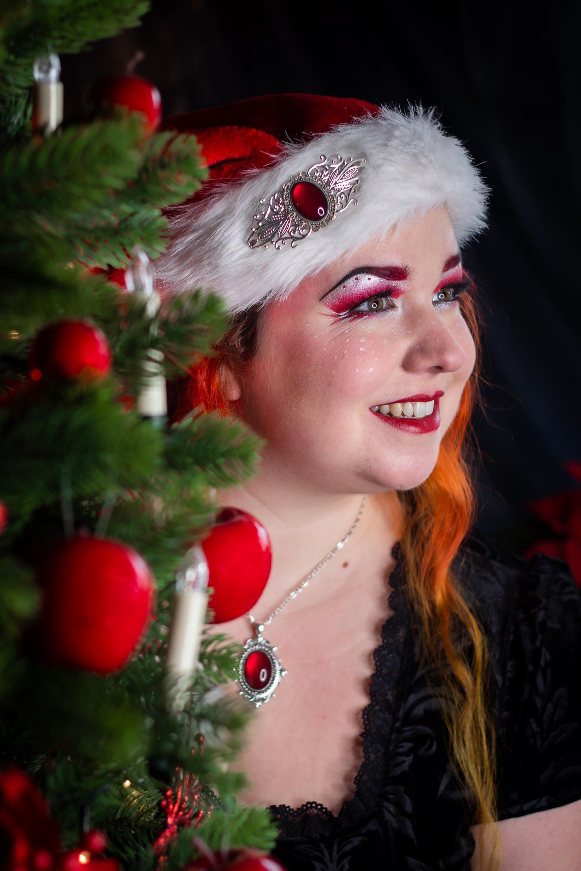 Barock Anhänger in Wunschfarbe, Vintage Kette & 20er Jahre Accessoires für Vintage Weihnachten, Gothic Kettenanhänger im Dark Academia Style -Pendants- BloodyBrilliants