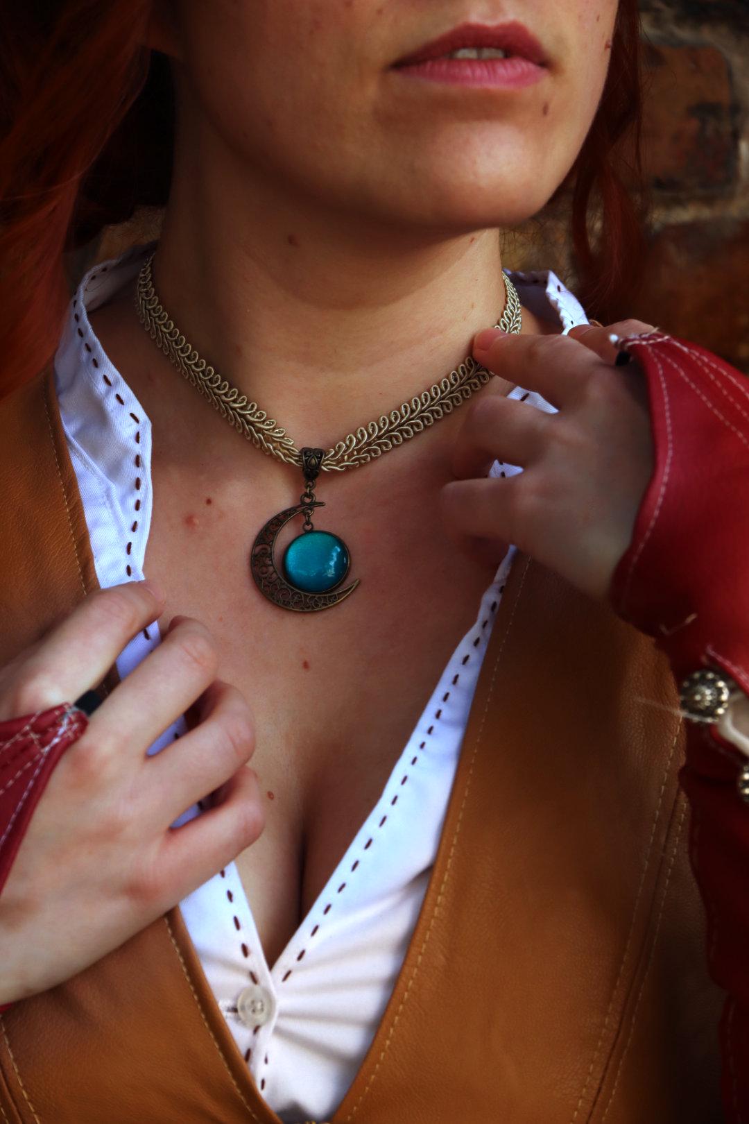 Mond Kette in Wunschfarbe - Choker gold als Vintage Schmuck mit Mond Anhänger, Dark Academia Style für Hexen Adventskalender, Mond Schmuck -Chokers- BloodyBrilliants