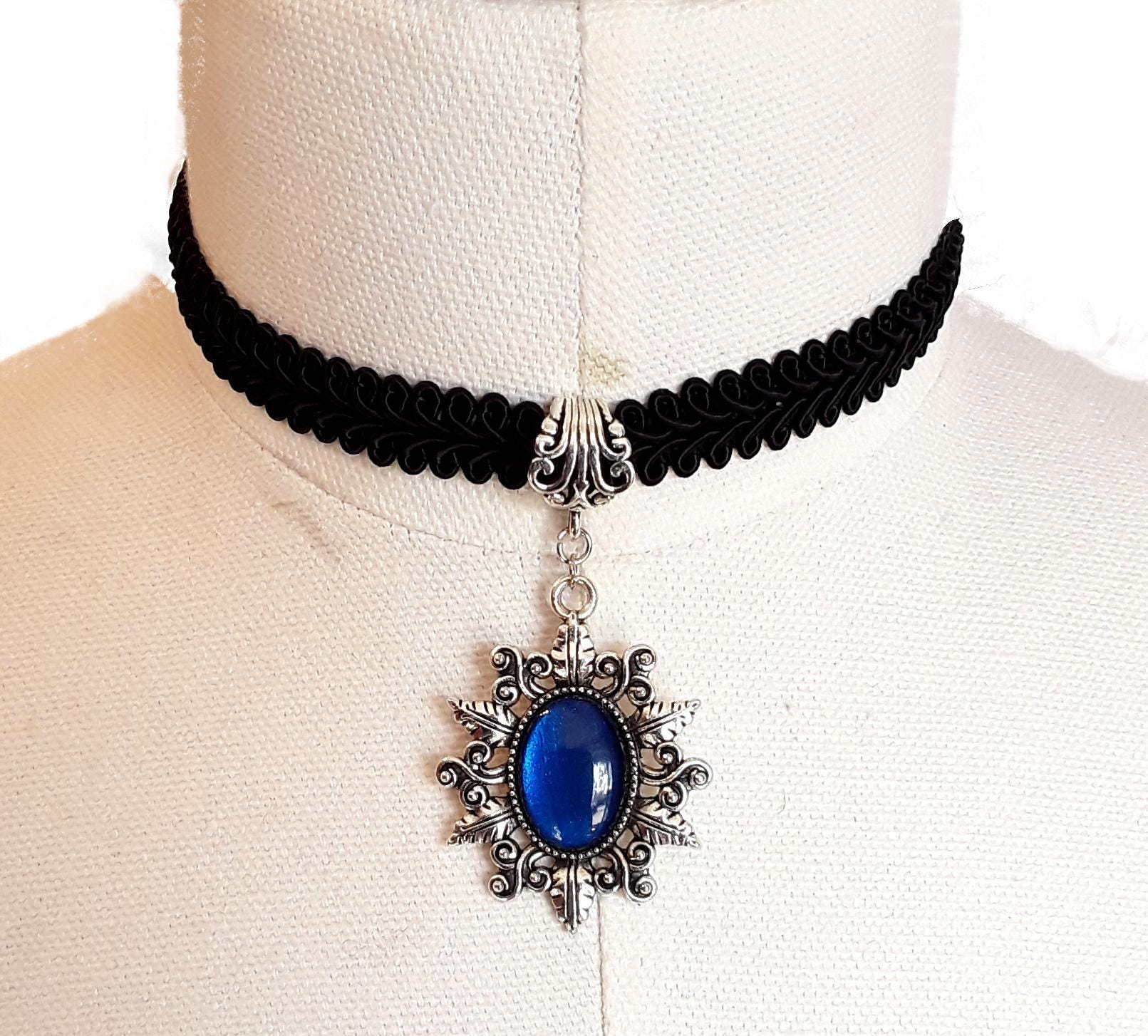 Kette blau mit Stern Kettenanhänger in Wunschfarbe, Kette mit blauem Stein als Winter Schmuck, Stern Schmuck für Vintage Weihnachten -Chokers- BloodyBrilliants