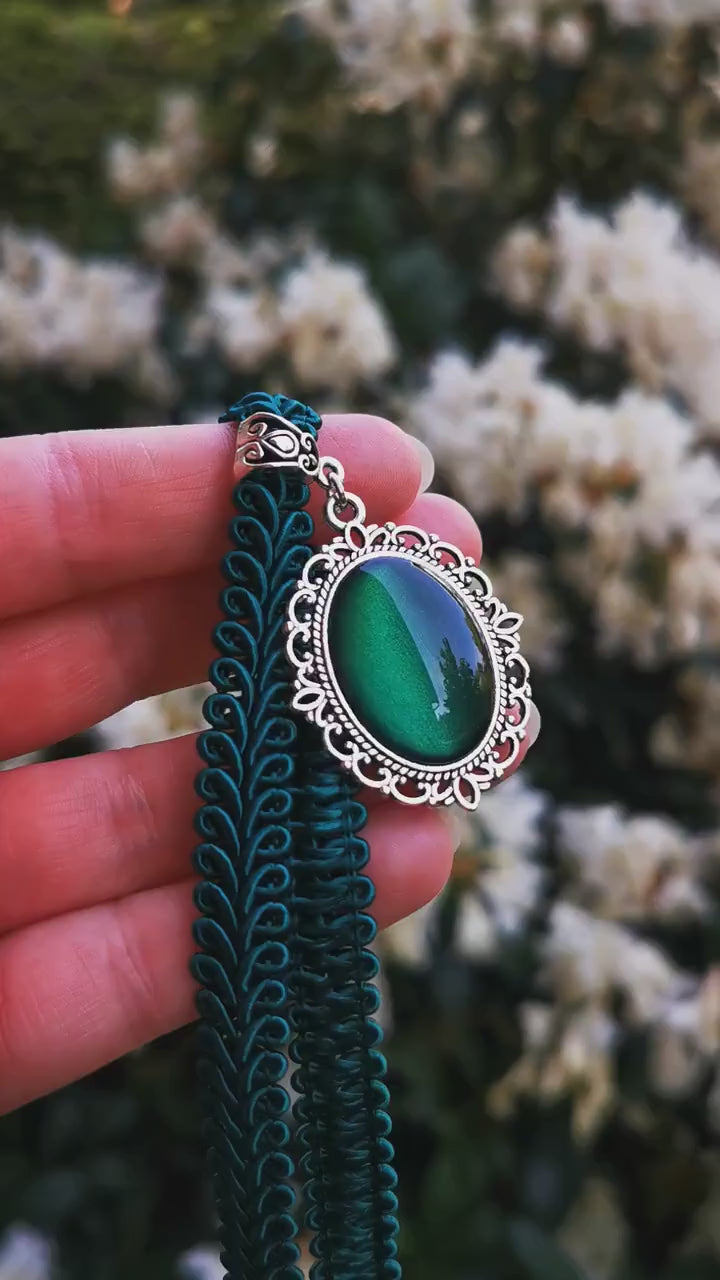 Kette grün mit Stern Kettenanhänger in Wunschfarbe, Kette mit grünem Stein als Mittelalter Schmuck, Stern Schmuck für Vintage Weihnachten