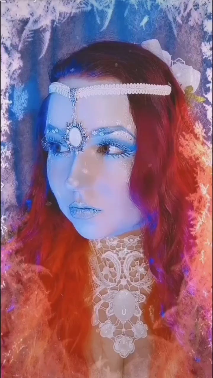 Collier weiß asymmetrisch Blumenranke aus Spitze edel verziert für märchenhafte Hochzeit und Elfen Cosplay