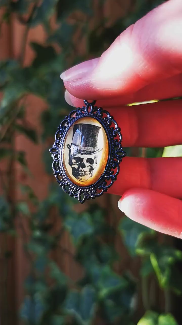 Schädel Zylinder Rabe Anhänger und Ohrringe in schwarz als Vintage Kette für Gothic Outfit und als Cosplay Schmuck