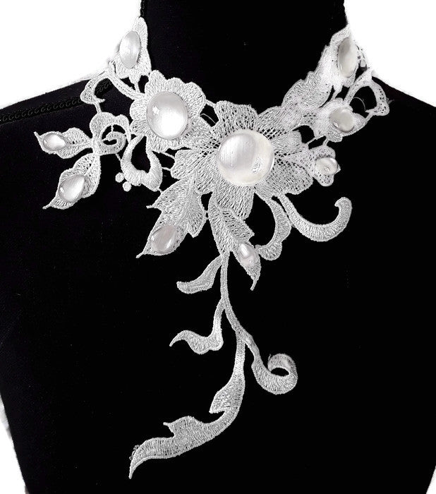 Collier weiß Blumenranke