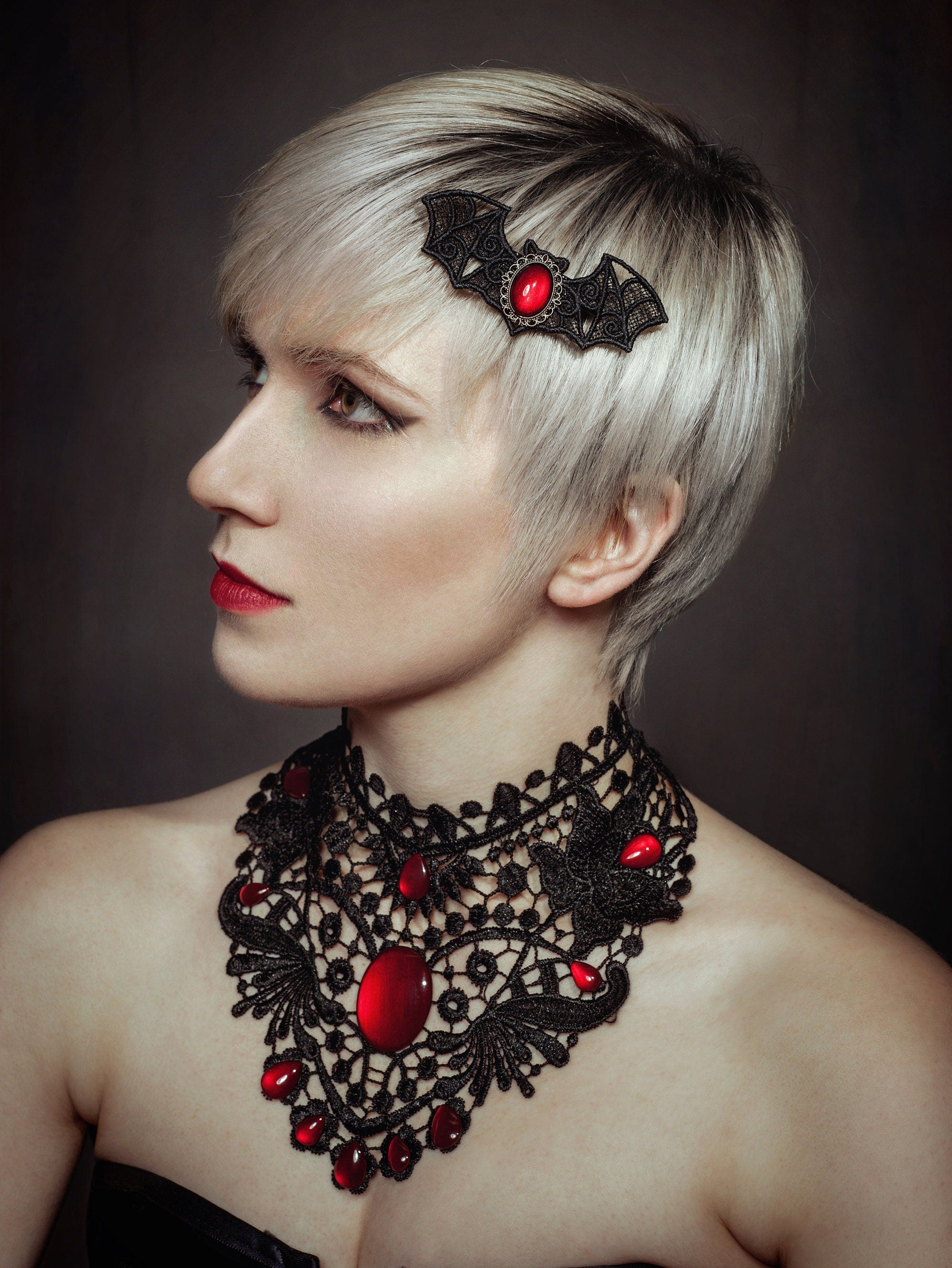 Collier schwarz Flügel
